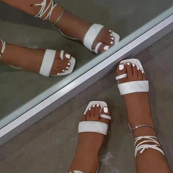 2021 poletje nov slog, barva nastavite toe čez trakovi ravno dno kvadratni toe velikosti ženske sandali