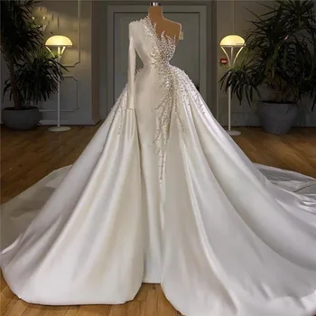 Elegantno Saten Snemljiv Vlak Poročne Obleke Biseri Beaded Eno Ramen Dolge Rokave Črto Poročne Halje Vestido De Novia 2021