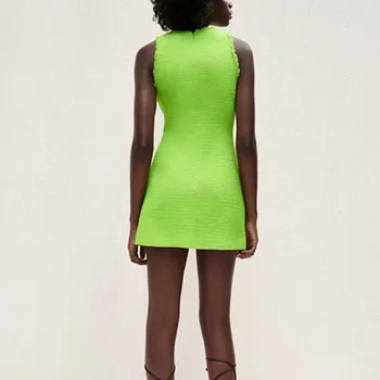 ZA poletje blagovne znamke ženske nosijo Evropski in Ameriški stil gumb okrasje okoli vratu telovnik brez rokavov teksturo zeleno obleko RA