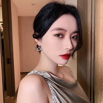 Korejska različica nakit modni vodne kapljice imitacije diamond fan oblike temperament neto slaven trend divji ženski earrin
