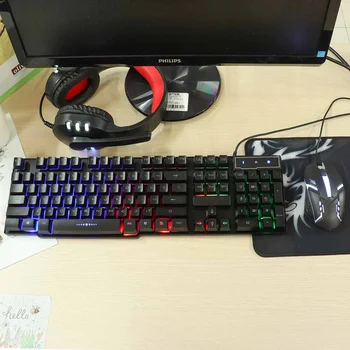 4 Kos Set Svetlobna Ergonomska Tipkovnica In Miška Glavnik Slušalke Mouse Pad Igralec Oprema Pc Polno Gaming Setup
